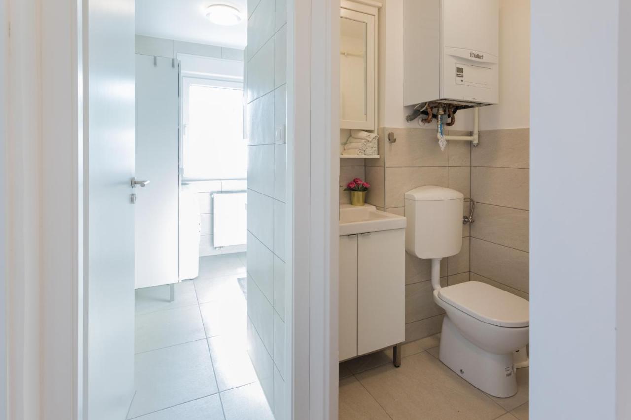 Spacious 2bdr - Free Parking Apartment