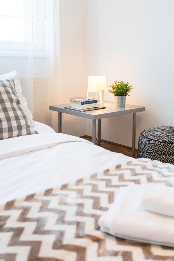 Spacious 2bdr - Free Parking *