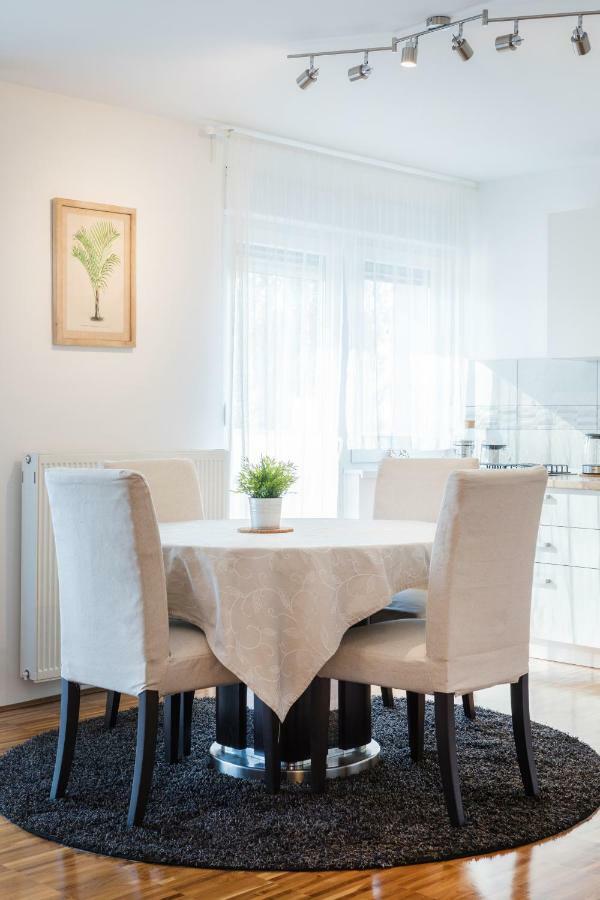 Spacious 2bdr - Free Parking