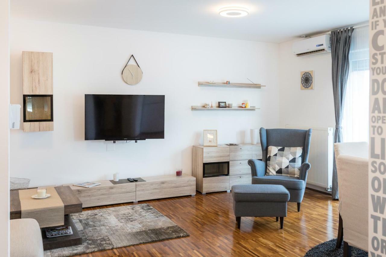 Apartment Spacious 2bdr - Free Parking